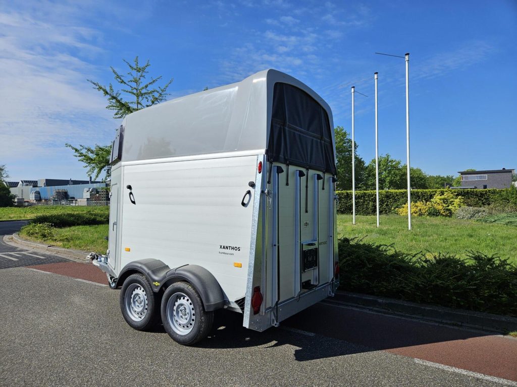 Humbaur Xanthos + zadelkamer