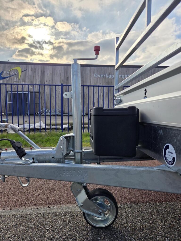 Hapert Plateauwagen | 335 x 180 cm | 2700 kg