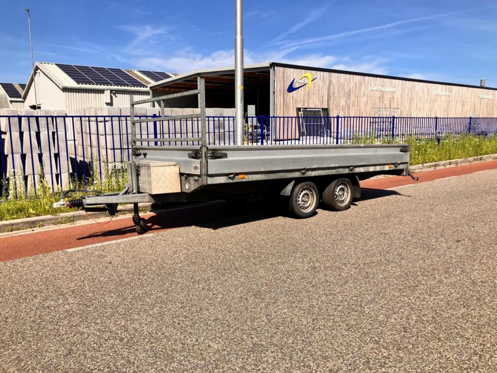 Hapert Plateauwagen | 405 x 180 cm | 2700 kg