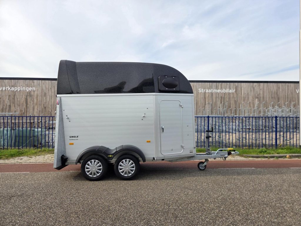 Humbaur Single Alu | 1.5-paards + zadelkamer