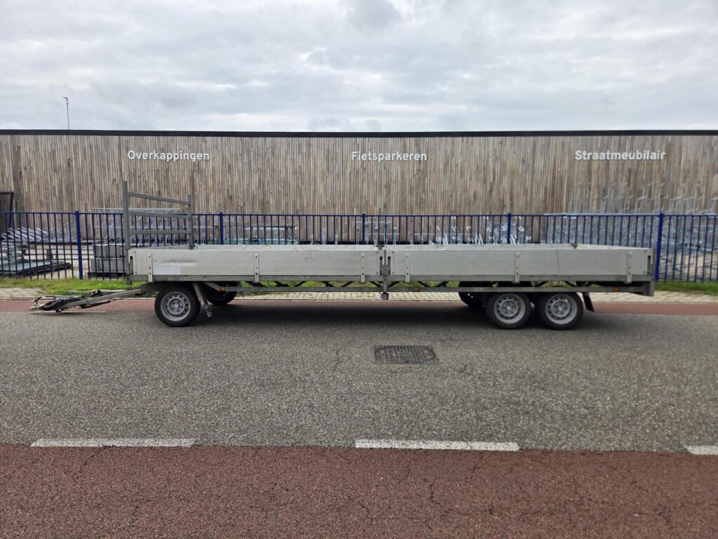 Hulco Schamel | 611 x 203 cm
