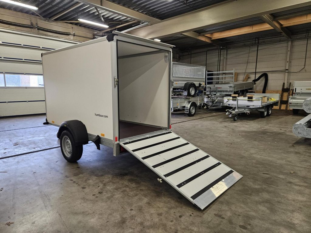 Humbaur Gesloten | Zijdeur + oprijklep