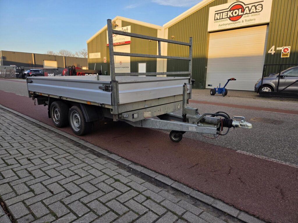 Hapert kipper | 305 x 180 | 3500 kg + oprijpakket
