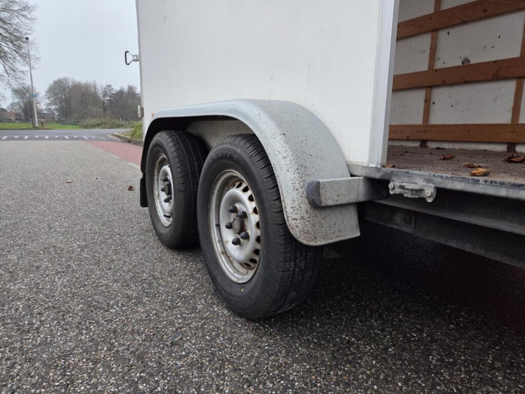 Hapert Gesloten aanhangwagen | Incl. Zijdeur