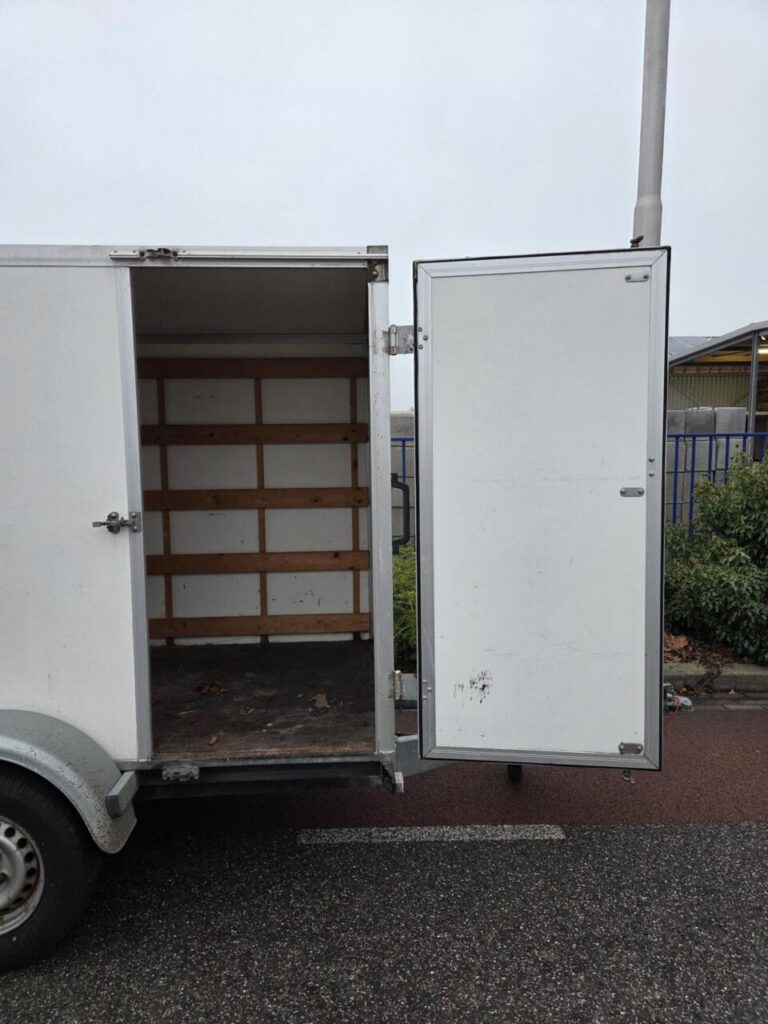 Hapert Gesloten aanhangwagen | Incl. Zijdeur