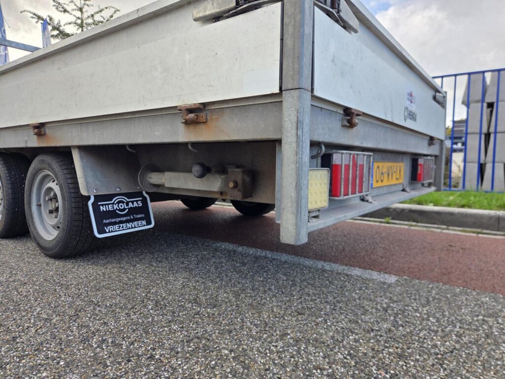 Henra Plateauwagen | 350 x 183 cm | 2700 kg