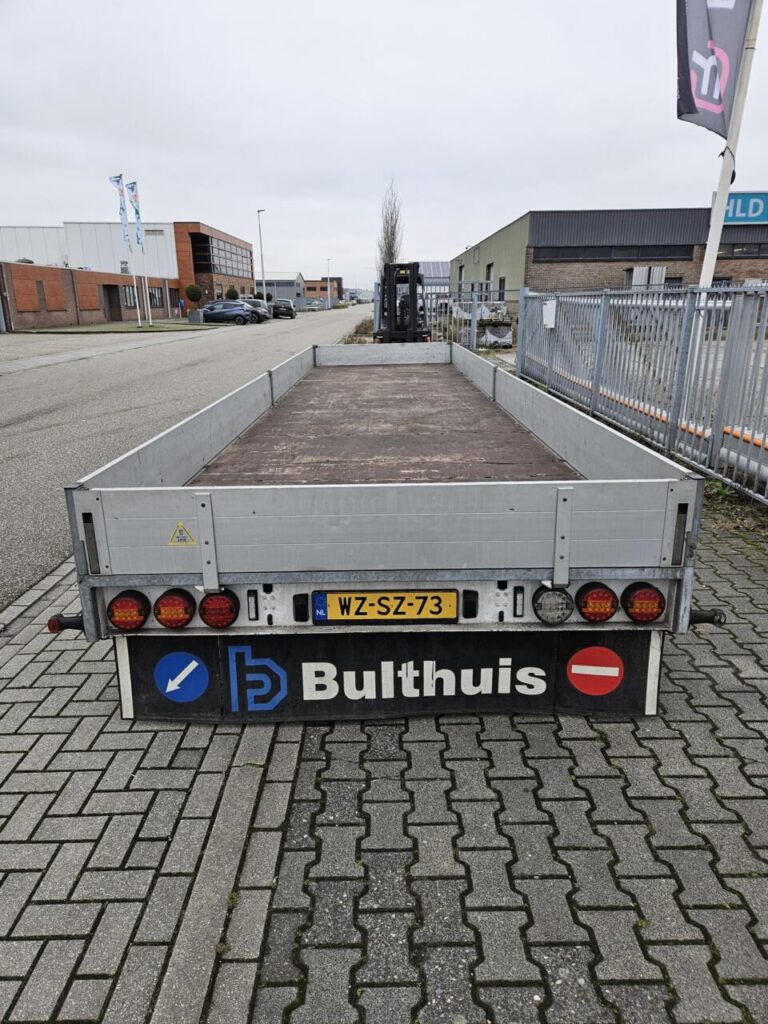 Hulco Schamel | 811 x 203 cm | 3500 kg