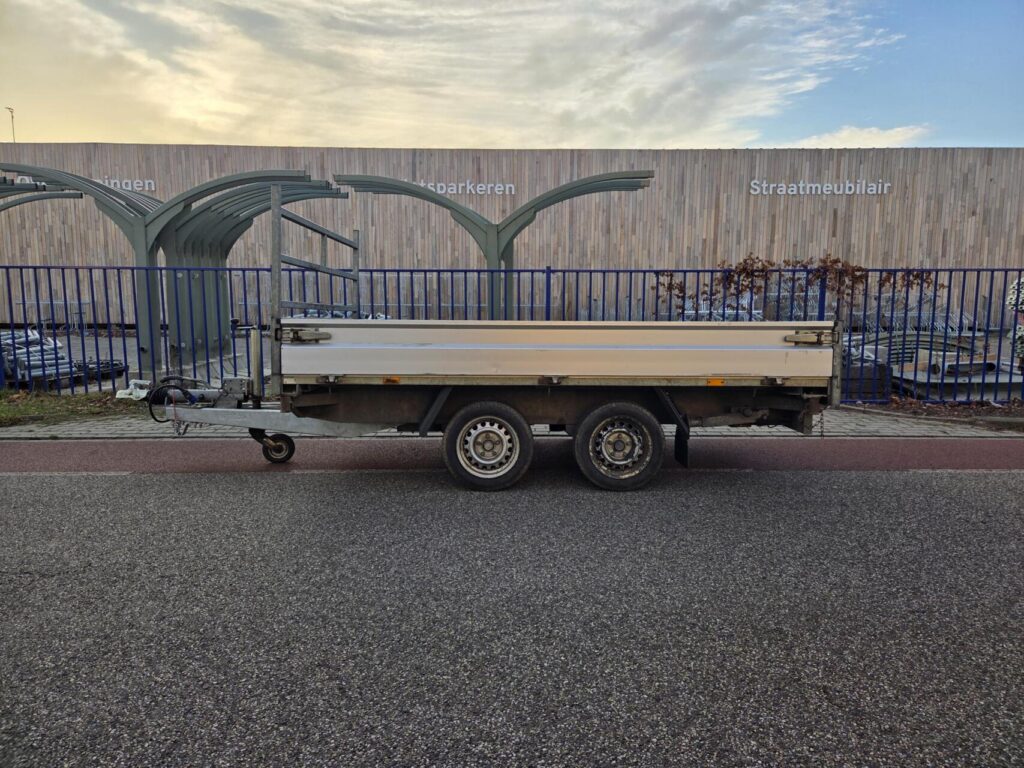 Hapert kipper | 305 x 180 | 3500 kg + oprijpakket