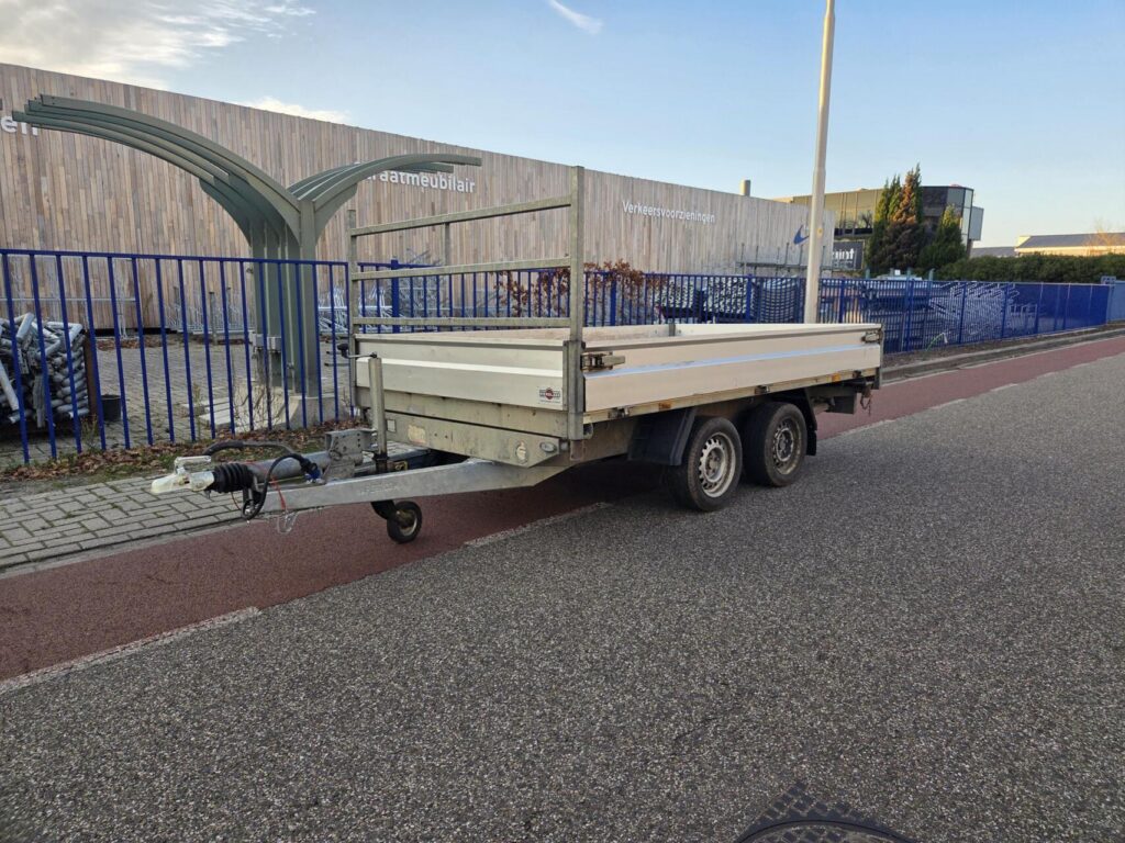 Hapert kipper | 305 x 180 | 3500 kg + oprijpakket