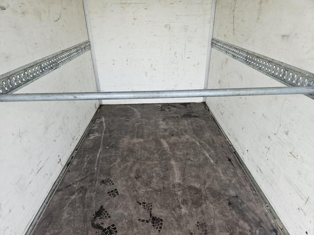 Hapert Gesloten | 400 x 180 x 210 cm | 3000 kg