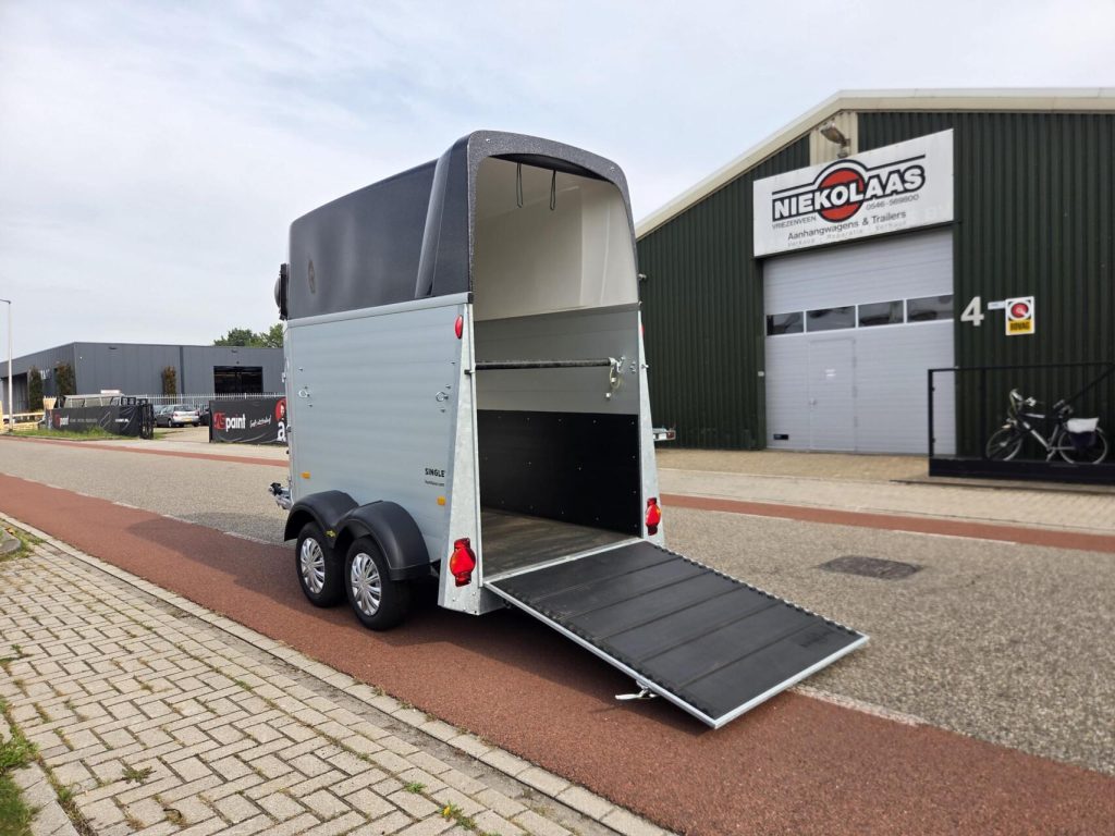 Humbaur Single Alu | 1.5-paards + zadelkamer