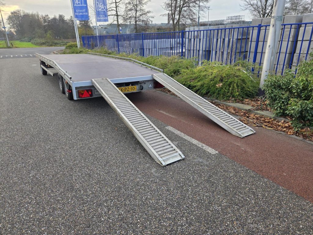 Niekolaas Schamel | 601 x 194 cm | 3500 kg