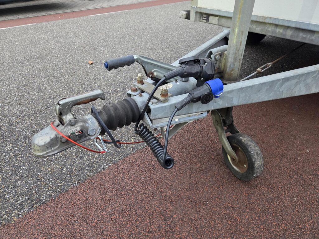 Hapert Gesloten aanhangwagen | Incl. Zijdeur