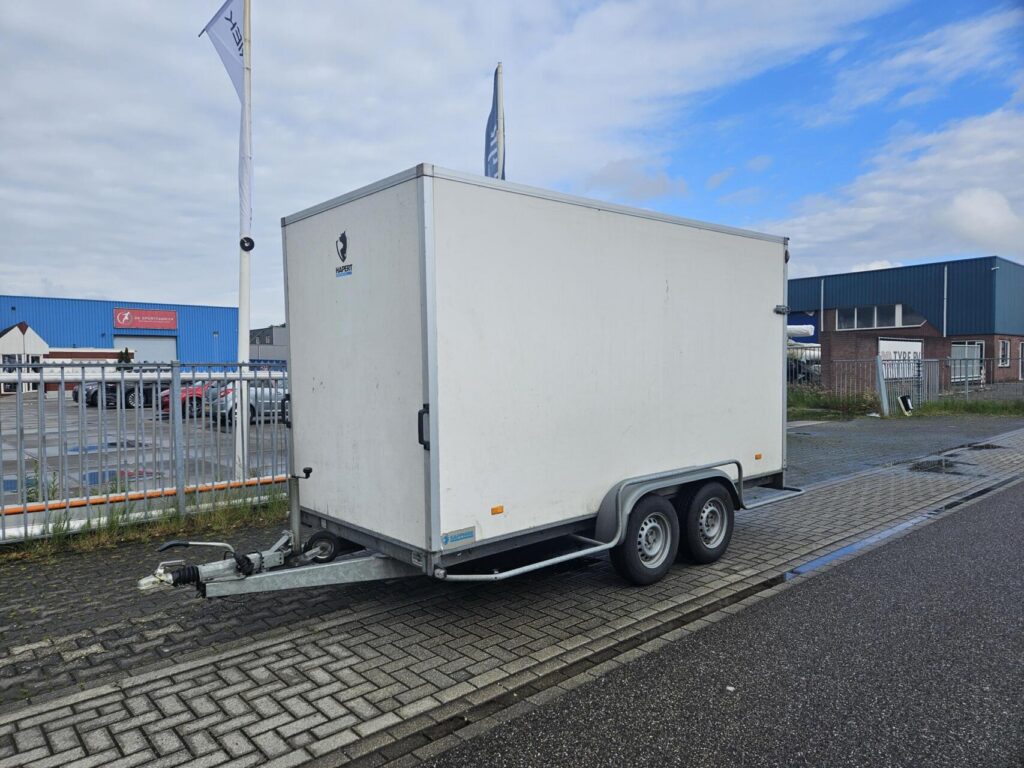 Hapert Gesloten | 400 x 180 x 210 cm | 3000 kg