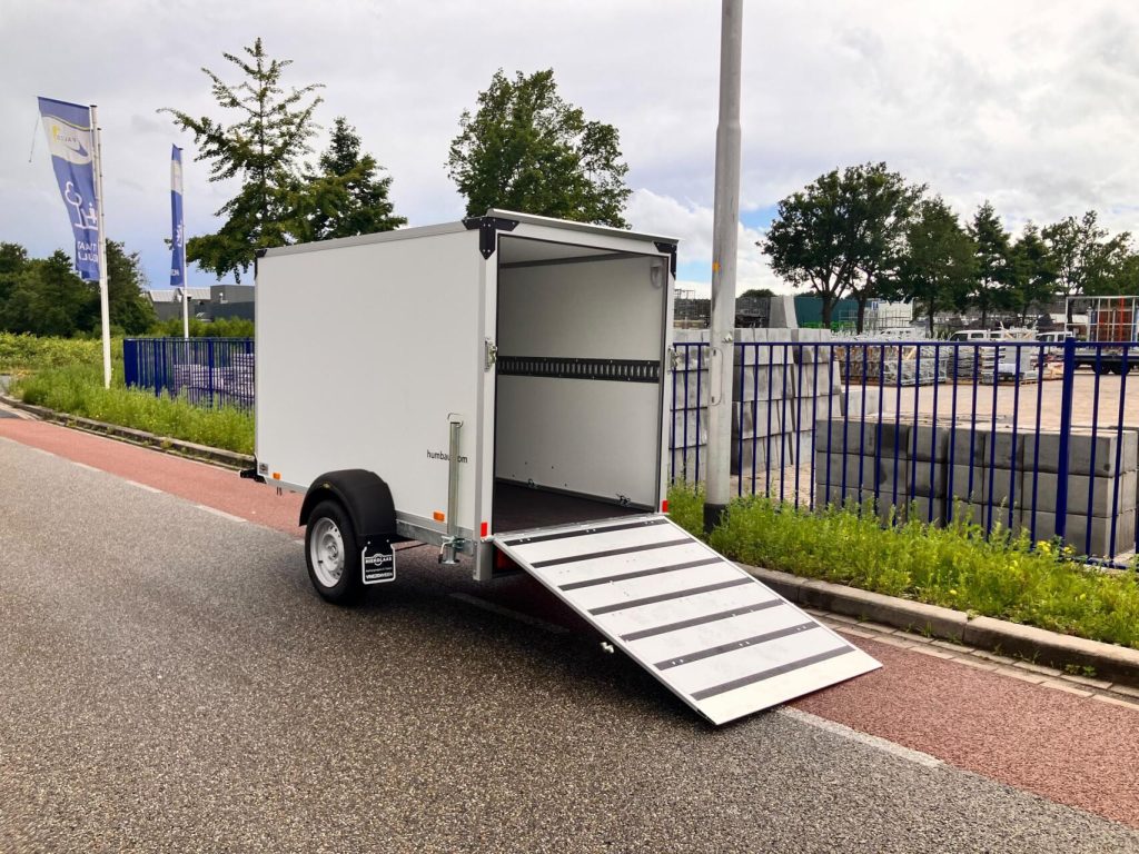 Humbaur Gesloten aanhangwagen + laadklep
