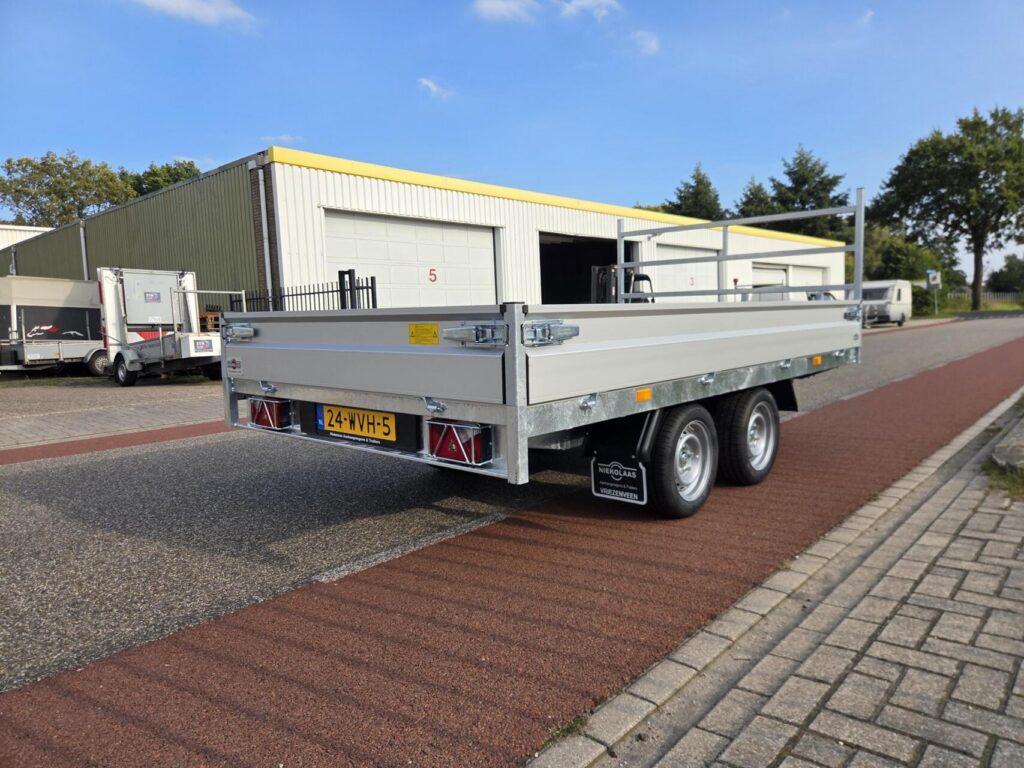 Hapert Plateauwagen | 335 x 180 cm | 2700 kg