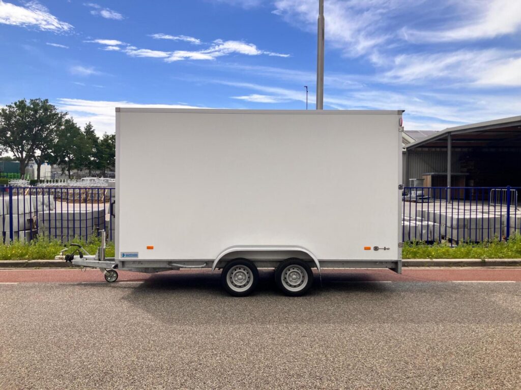 Hapert Sapphire | 400 x 180 x 210 cm