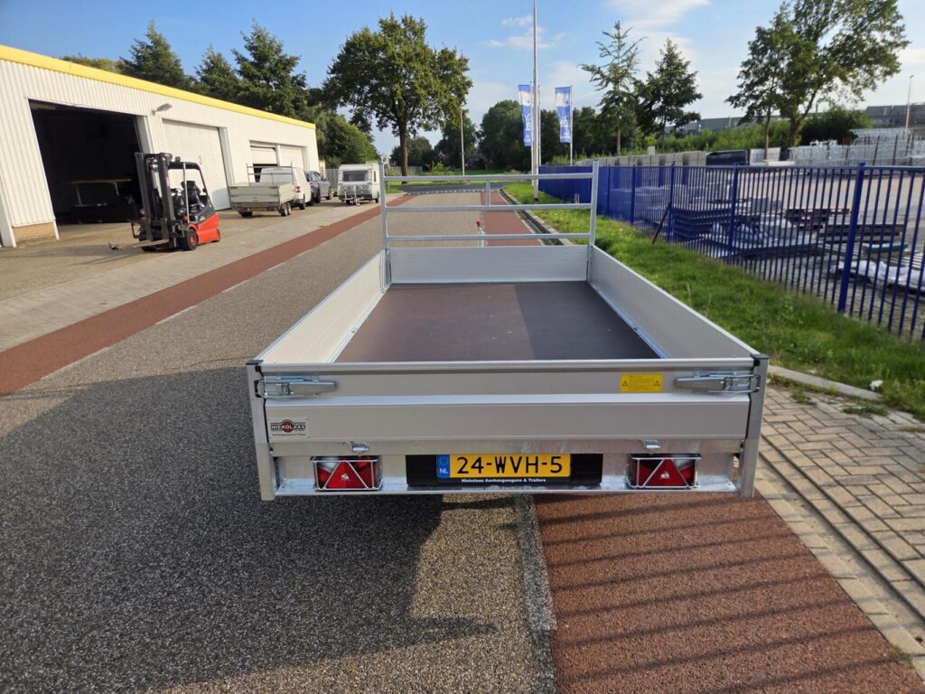 Hapert Plateauwagen | 335 x 180 cm | 2700 kg