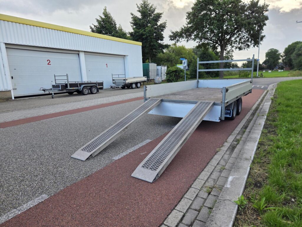 Henra Plateauwagen | 350 x 183 cm | 2700 kg